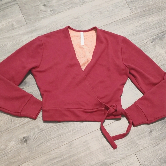 Fabletics Tops - Fabletics cropped wrap top